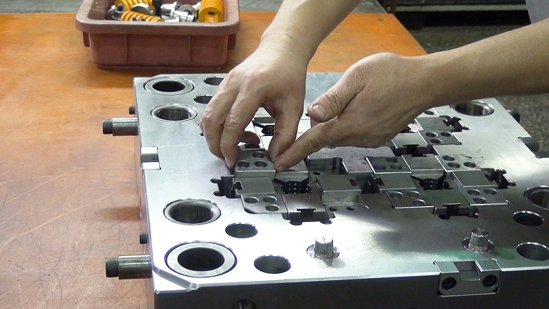 00001.00_01_02_15.Still011 00001.00_01_02_15.Still011