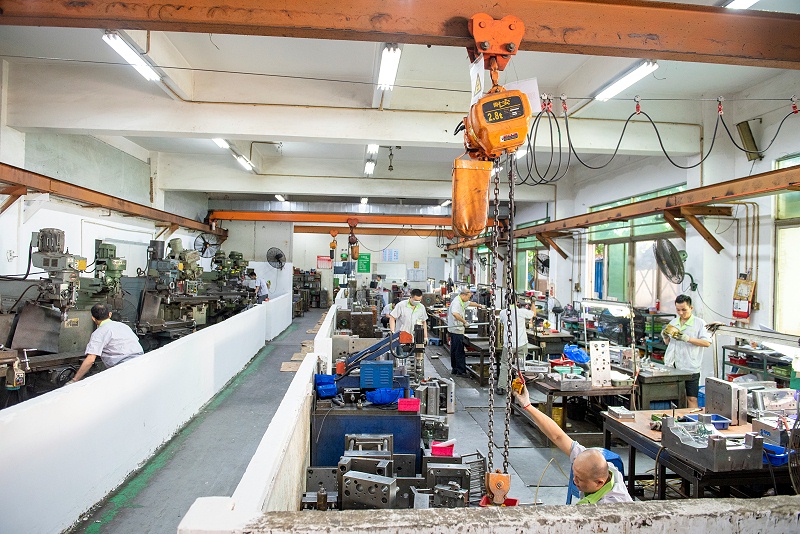 東莞市世邦塑膠模具廠家模具車間 東莞市世邦塑膠模具廠家模具車間