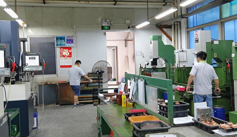 世邦注塑模具加工1-xiao 世邦注塑模具加工1-xiao